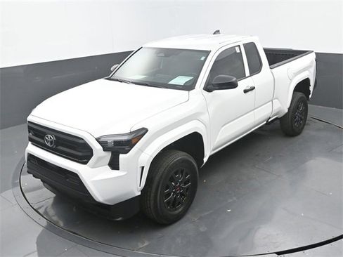 Used 2024 Toyota Tacoma SR image 30