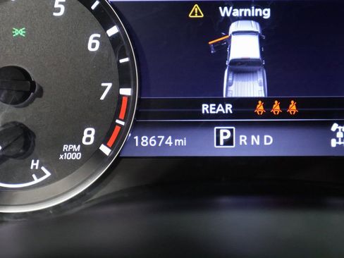 Used 2024 Nissan Frontier SV image 39