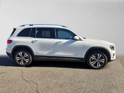 Used 2026 Mercedes-Benz GLB 250 4MATIC image 2