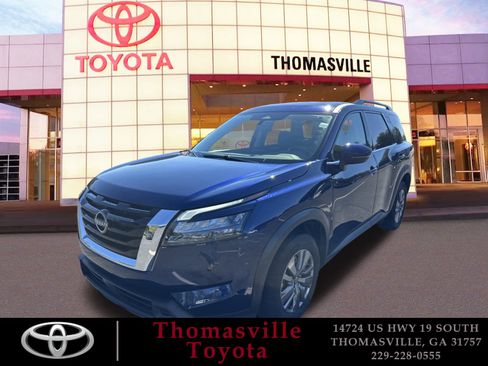 Used 2025 Nissan Pathfinder SV image 1