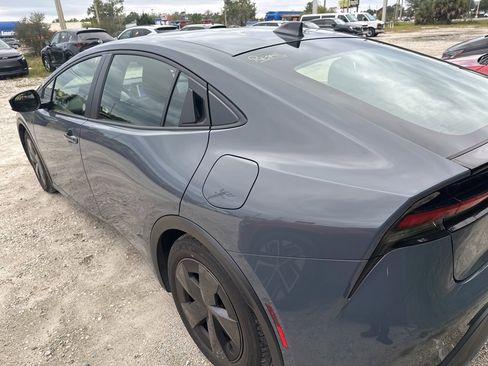 Used 2025 Toyota Prius LE image 3