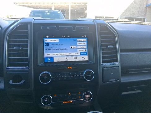Used 2019 Ford Expedition XLT RWD image 6