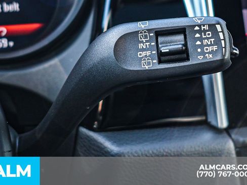 Used 2023 Porsche Macan w/ Premium Package Plus image 35