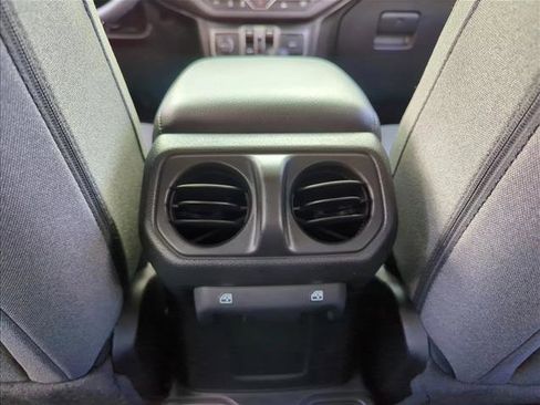 Used 2025 Jeep Wrangler Sport image 19