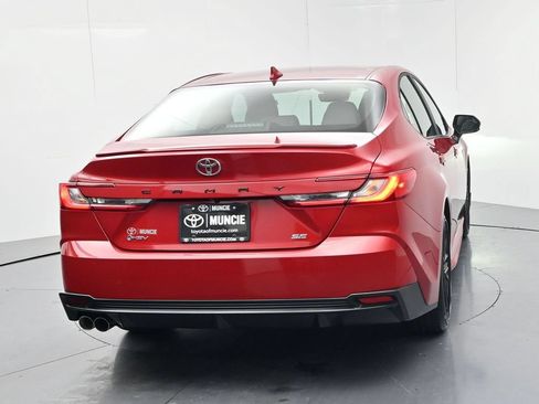 Used 2025 Toyota Camry SE w/ Convenience Package FWD image 7