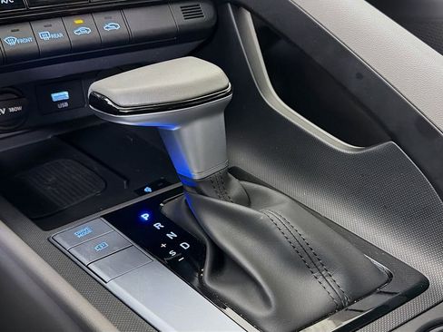 Used 2025 Hyundai Elantra Sport image 19