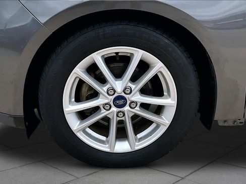 Used 2015 Ford Focus SE image 11