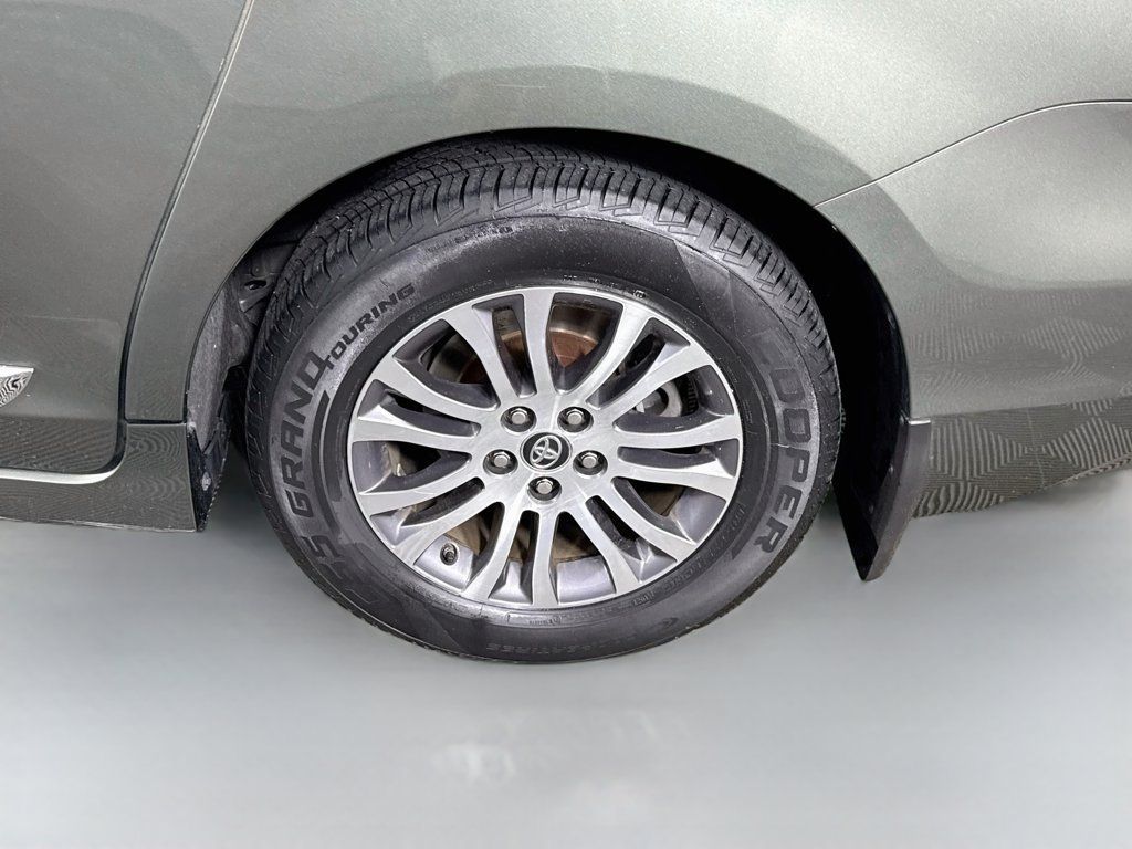Certified 2020 Toyota Sienna XLE w/ XLE Navigation Package FWD image 39