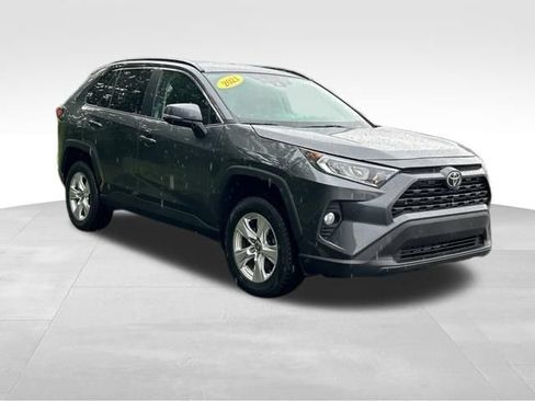 Used 2021 Toyota RAV4 XLE AWD/4WD image 7