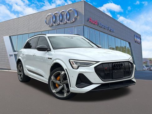 Used 2023 Audi e-tron S Prestige w/ Prestige Package image 1