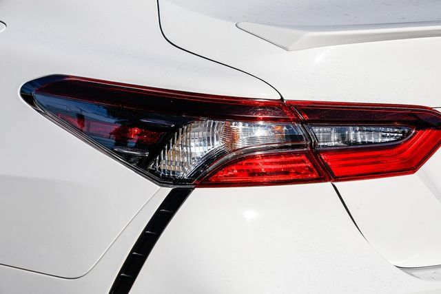 Used 2022 Toyota Camry SE FWD image 10