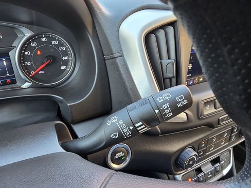 Used 2024 GMC Terrain SLE image 20