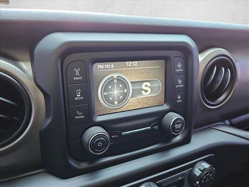 Used 2018 Jeep Wrangler Unlimited Sport S AWD/4WD image 12