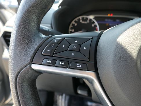 Used 2024 Nissan Altima 2.5 SV FWD image 13