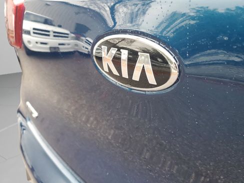 Used 2021 Kia Niro EX Premium image 6