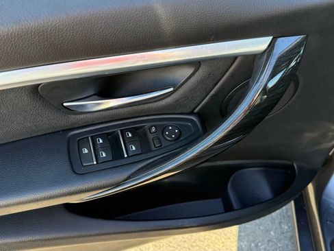 Used 2018 BMW 330i xDrive Sedan w/ Convenience Package image 16