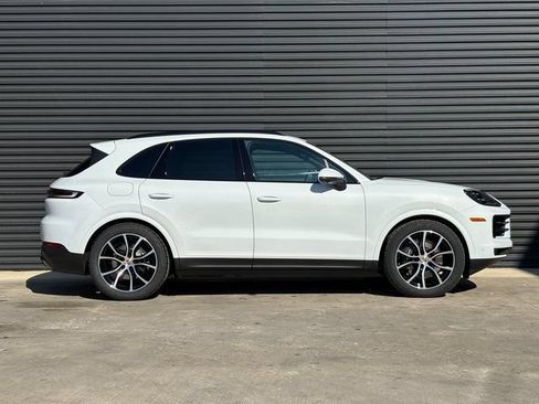 Certified 2026 Porsche Cayenne AWD/4WD image 8