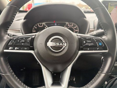 Used 2024 Nissan Altima 2.5 SV w/ SV Premium Package image 16