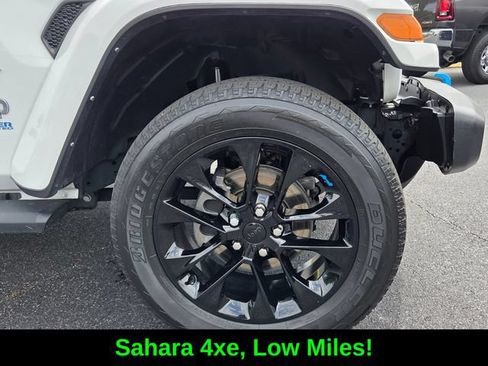 Used 2022 Jeep Wrangler Unlimited Sahara w/ Safety Group AWD/4WD image 9