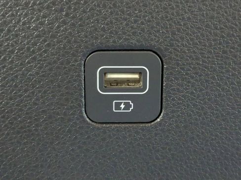Certified 2024 Kia Carnival SX FWD image 18