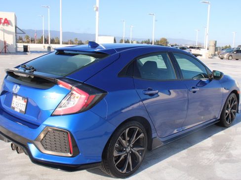 Used 2018 Honda Civic Sport image 3