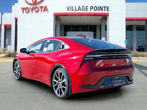 New 2026 Toyota Prius Plug-In Hybrid image 3