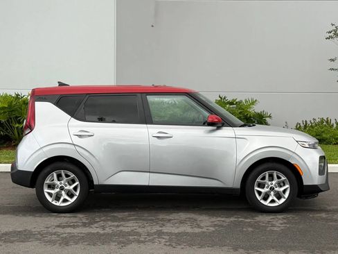 Used 2020 Kia Soul S FWD image 3