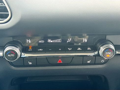 Used 2025 MAZDA CX-30 AWD 2.5 S w/ Preferred Package image 19