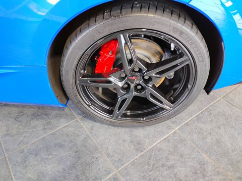 Used 2024 Chevrolet Corvette Stingray Preferred Cpe w/ Z51 Performance Package RWD image 16