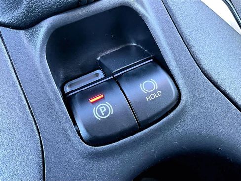 Used 2024 Toyota Corolla Cross LE AWD/4WD image 35