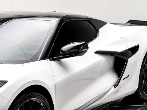 Used 2026 Chevrolet Corvette ZR1 w/ Stealth Interior Trim Package RWD image 36