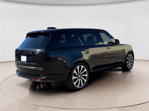 Used 2024 Land Rover Range Rover Long Wheelbase SE image 5