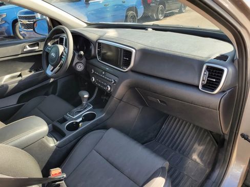 Used 2020 Kia Sportage LX AWD/4WD image 10