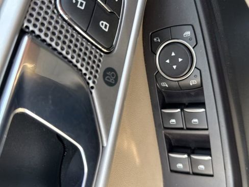 Used 2020 Ford Explorer Limited image 24