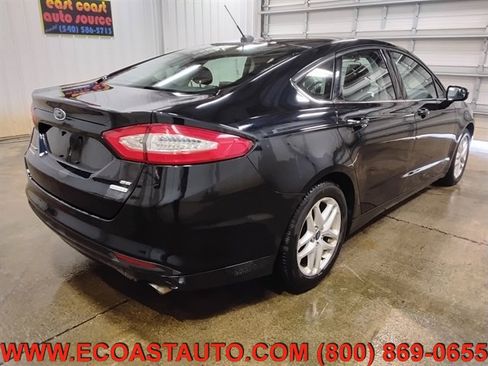 Used 2014 Ford Fusion SE image 4