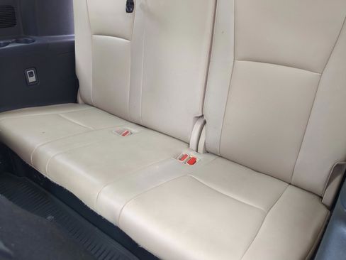 Used 2021 Toyota Highlander XLE FWD image 33