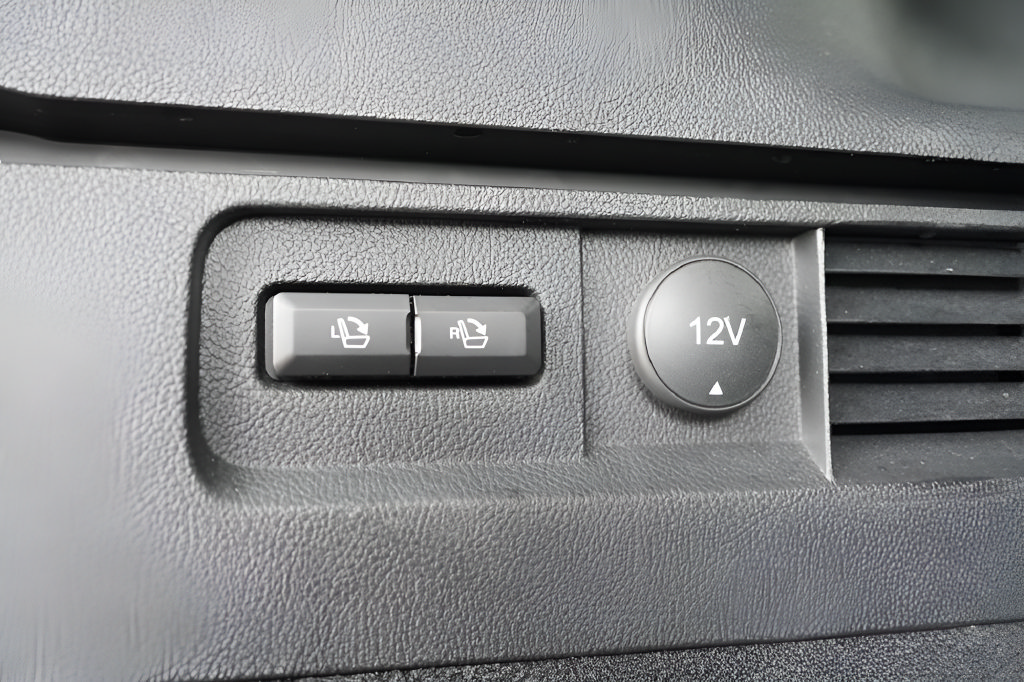 Used 2023 Lincoln Nautilus Reserve AWD/4WD image 12