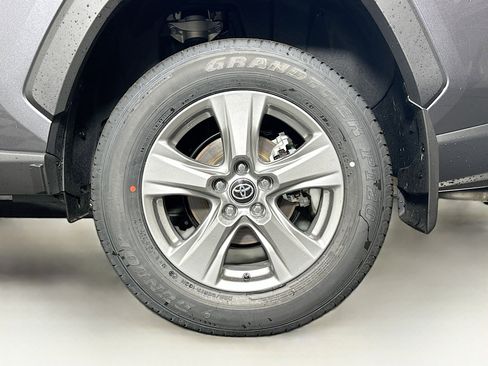 Used 2025 Toyota RAV4 XLE w/ Convenience Package FWD image 11