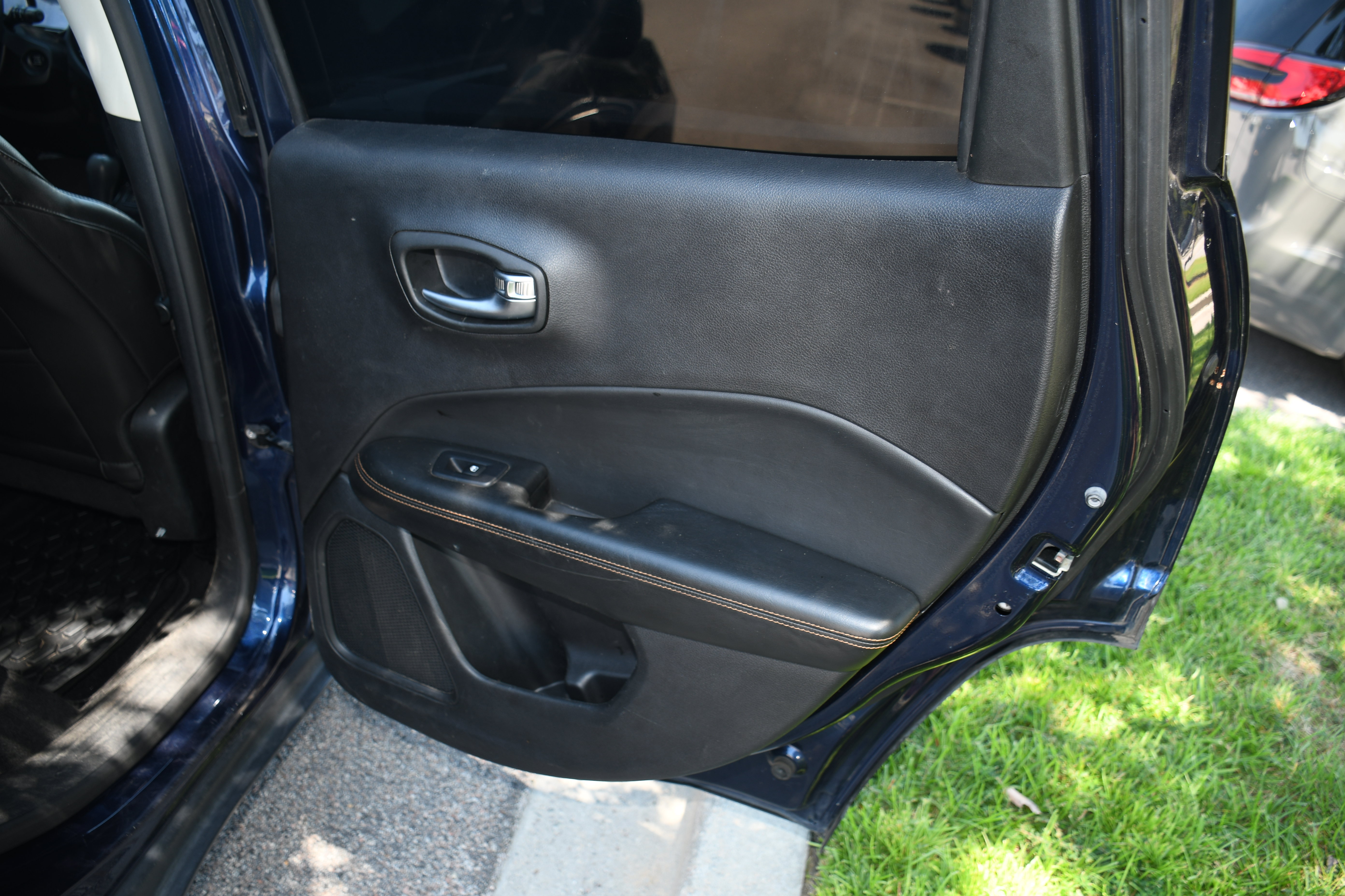 Used 2018 Jeep Compass Limited w/ Navigation Group FWD image 21