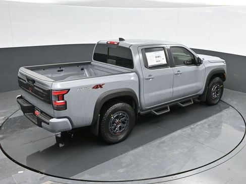 Used 2025 Nissan Frontier PRO-4X image 30