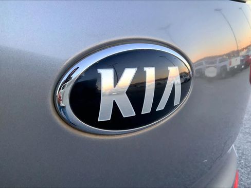 Used 2016 Kia Sportage LX image 9