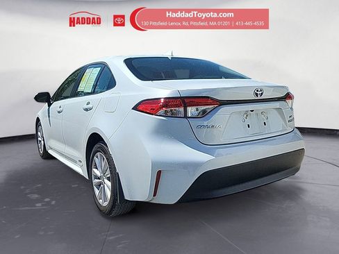 Used 2024 Toyota Corolla LE w/ LE Convenience Package AWD/4WD image 3