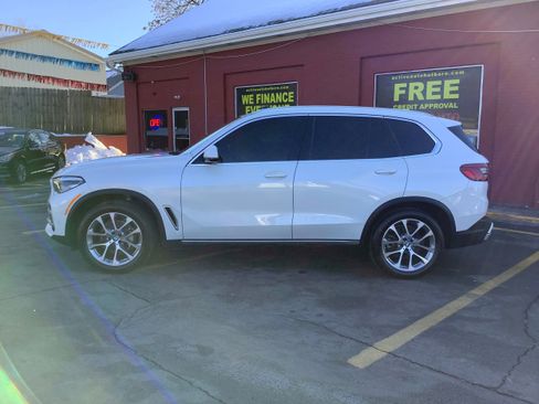 Used 2020 BMW X5 xDrive40i w/ Premium Package image 4