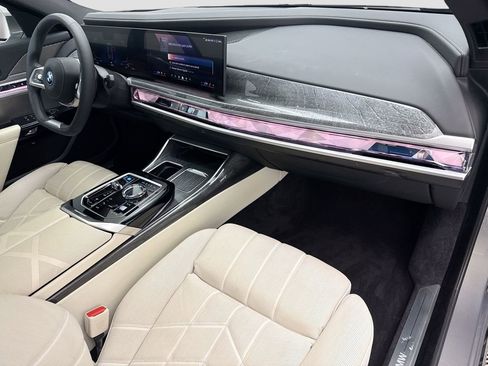 Certified 2024 BMW i7 xDrive60 image 16