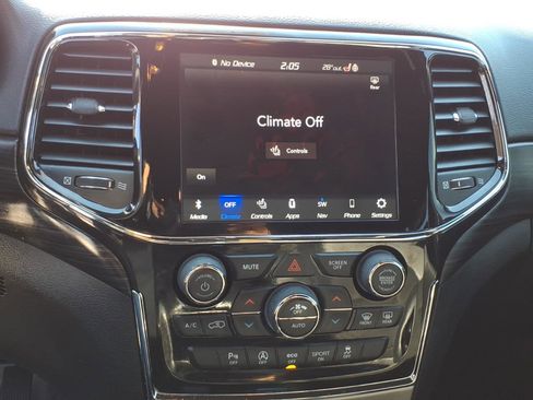 Used 2021 Jeep Grand Cherokee Laredo X image 19