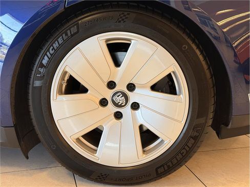 Used 2022 Porsche Taycan image 21