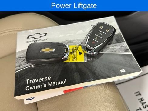 Used 2023 Chevrolet Traverse LT w/ LT Premium Package AWD/4WD image 28