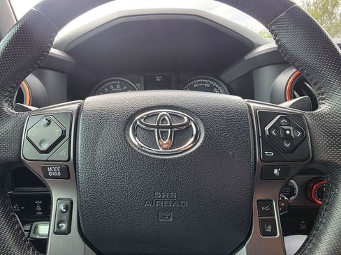 Used 2019 Toyota Tacoma TRD Off-Road AWD/4WD image 17