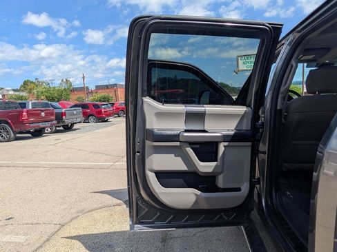 Used 2019 Ford F150 XLT w/ Equipment Group 302A Luxury AWD/4WD image 28