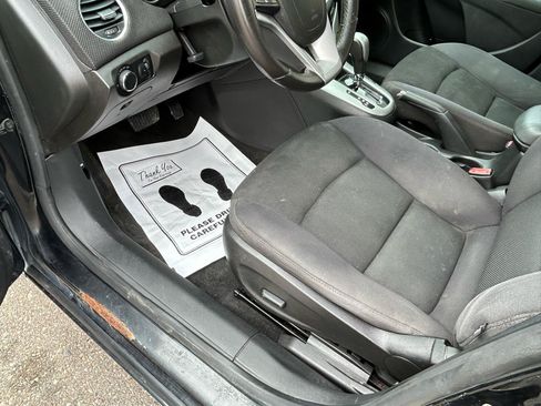 Used 2013 Chevrolet Cruze LT FWD image 10